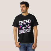 Epic Speed of Dribble Cat For Soccer Fans Tシャツ (正面フル)
