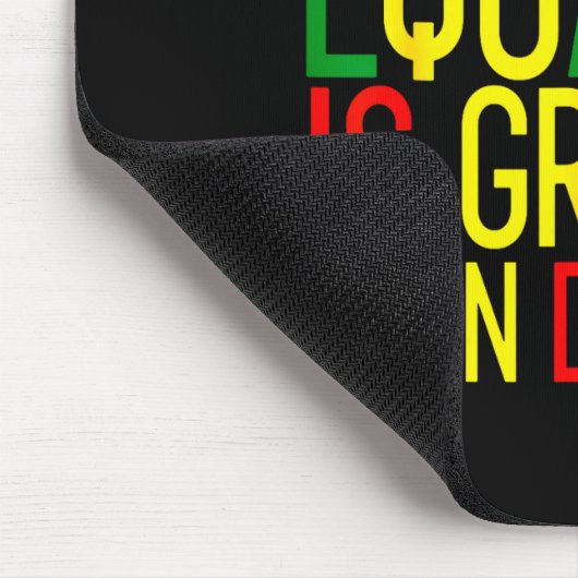 Equality Is Greater Than Division Math Teacher Bla マウスパッド (コーナー)