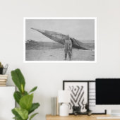 Eskimo Carrying Kayak 1909 ポスター (ホームオフィス)