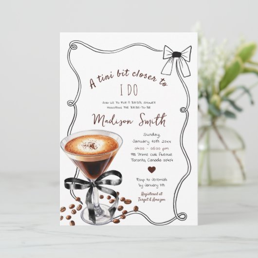 Espresso Martini Tini Bit Closer Bridal Shower 招待状 (スタンド正面)