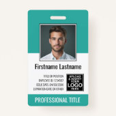 Essential Employee – 写真、バーコード、ロゴ、ティール(緑がかった色) バッジ (正面)