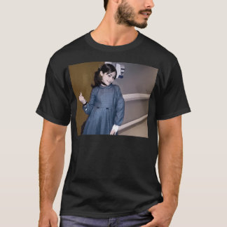 Esther The Girlboss – 孤児(2009) Tシャツ