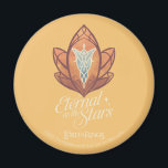 Eternal as the Stars Evenstar Graphic マグネット<br><div class="desc">Celebrate the timeless romance between Arwen and Aragorn with this elegant Lord of the Rings™ Evenstar design. Featuring a beautifully stylized Evenstar motif with delicate, flowing linework and warm autumnal tones, the artwork represents love and hope. Below, the phrase “Eternal as the Stars” adds a poetic touch, capturing the everlasting...</div>