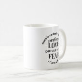 Eternal Love - 1 John 4:18 Scripture Quote Art コーヒーマグカップ (正面右)