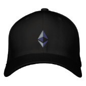 EthereumロゴFlexfit Hat 刺繍入りキャップ (正面)