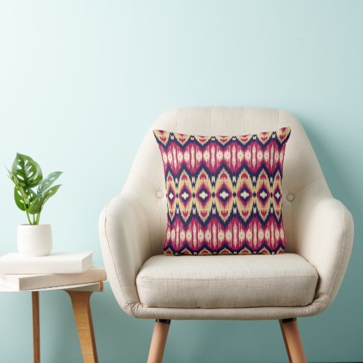 Ethnic pink blue ikat chevron pattern background T クッション (椅子)