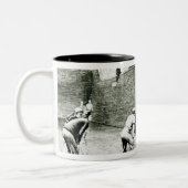 Etonの壁のフットボール ツートーンマグカップ (左)