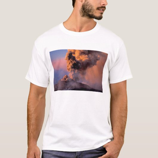 EU、イタリア、シチリア島、エトナ火山山頂火口 Tシャツ (正面)