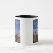 EU、スペイン、カタロニア、バルセロナ。アントニオ·ガウディ マグカップ (中央)