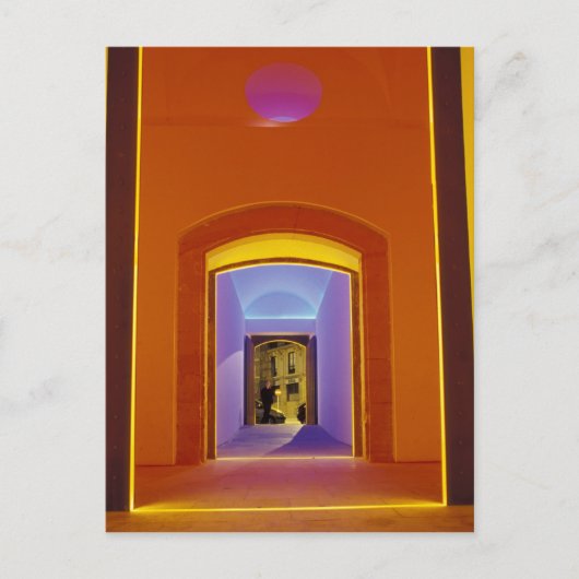 EU、スペイン、バルセロナ。ピカソの近くの明るい戸口 ポストカード (正面)