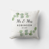 Eucalyptus Rustic Modern Mr. and Mrs. Wedding Gift クッション (正面)