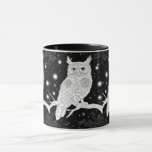 Eule mit Mandala im Winter unterm Sternenhimmel マグカップ (中央)