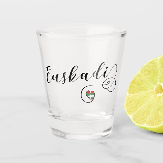 Euskadiのバスクの国旗のハートの原稿 ショットグラス (正面)