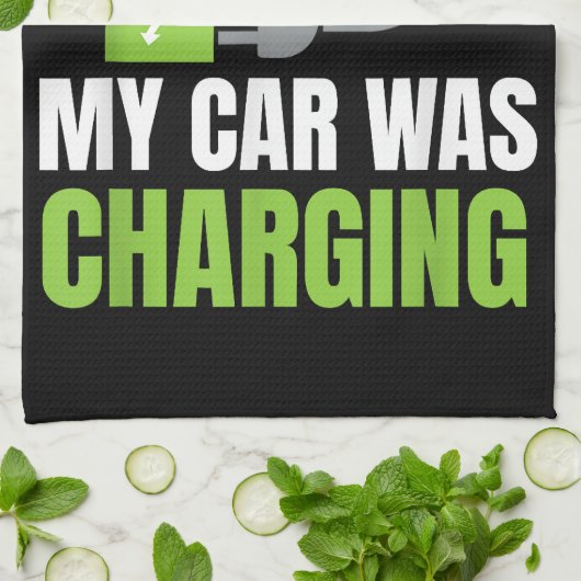 EV Elecを充電していた車が遅れてごめんおもしろい。 キッチンタオル (折り畳み)