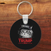 Even My Cat Wants Trump 2024 Funny American Cat Pr キーホルダー (正面)