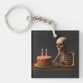 Even Skeletons Deserve a Birthday Slice キーホルダー (正面)