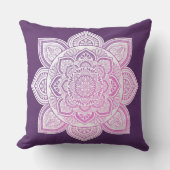 Everbloom Mandala Throw Pillow クッション (正面)