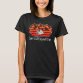 Everest Expeditions Mountain Exploration Adventure Tシャツ (正面)