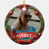 Evergreen Pinecone Wreath ANY Photo セラミックオーナメント (裏面)