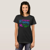 Every Bunny Loves Me Easter Holy Christian Holiday Tシャツ (正面フル)
