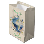 Every Day Earth Day Floral Globe With Hands ミディアムペーパーバッグ (正面アングル)