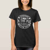 Everybody In The Pub Getting Tipsy 2023 St Patrick Tシャツ (正面)