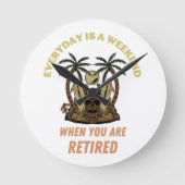 EVERYDAY IS A WEEKEND RETIRED ラウンド壁時計 (正面)