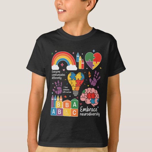 Everyone Communicates Differently Autism Awareness Tシャツ (正面)