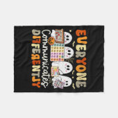 Everyone Communicates Differently Halloween Slp Sp フリースブランケット (正面(横))