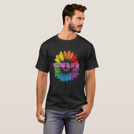 Everyone Is So Hot Bisexual LGBTQ Bi Pride Single  Tシャツ (正面フル)