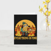 Everything Is Fine Dog Drinking Coffee Burning Mem カード (黄色い花)