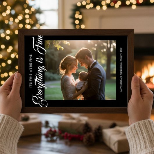 Everything Is Fine Joyful Family Christmas Card シーズンカード