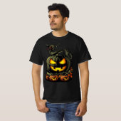 Evil Pumpkin with Snake Halloween Artwork Tシャツ (正面フル)