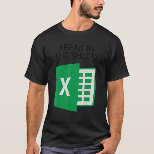 Excelシートのハロウィンに夢中になる Tシャツ (正面)