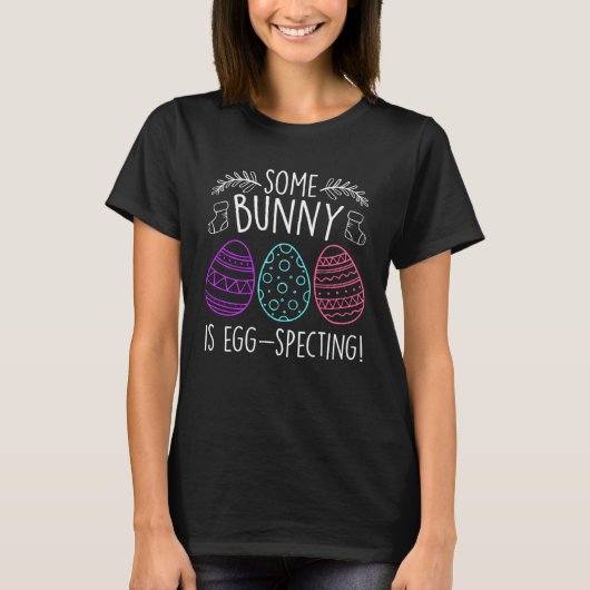 Expecting Parents Easter Bunny Easter Egg specting Tシャツ (正面)