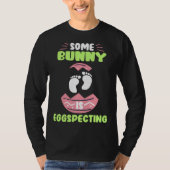 Expecting Parents Easter Bunny Easter Egg specting Tシャツ (正面)