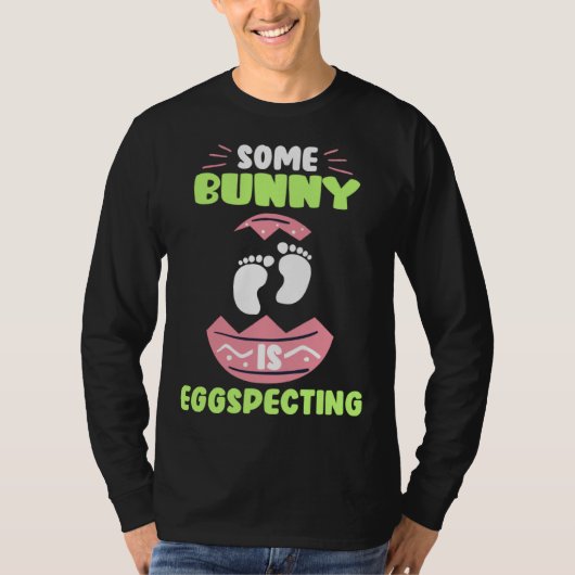 Expecting Parents Easter Bunny Easter Egg specting Tシャツ (正面)