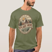 EXPLORE MORE – Adventure Awaits | Retro Outdoor  Tシャツ (正面)