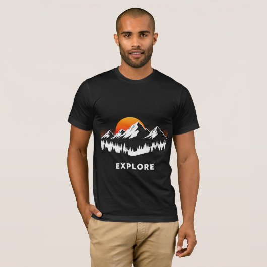 Explore Nature Mountain Sunset Minimalist Design Tシャツ (正面フル)