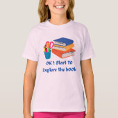 Explore the Book – かわいい新学期ガール読ズ Tシャツ (正面)