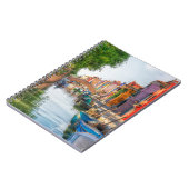 Explore the Vibrant Charm of Burano ノートブック (左側)