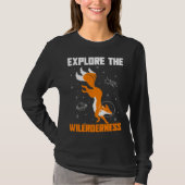 Explore The Wilderness Space Astronaut Fox Tシャツ (正面)