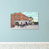 Exterior View of the Hotel JulianWoodland, CA キャンバスプリント (インサイチュ (ウッドフロア))