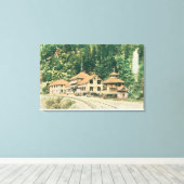 Exterior View of the ResortShasta春, CA キャンバスプリント (インサイチュ (ウッドフロア))