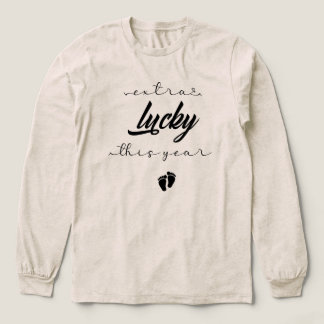 "Extra Lucky This Year" Pregnancy Announcement Gif トライブレンドＴシャツ