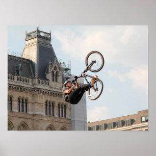 Extreme Sports Poster：自転車でトリックを行う男 ポスター