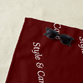 Eye Catching Custom Brand Name Text Pattern Maroon ビーチタオル (インサイチュ)