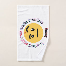 Eyebrow Sass: A Raised Eyebrow Works Wonders ハンドタオル