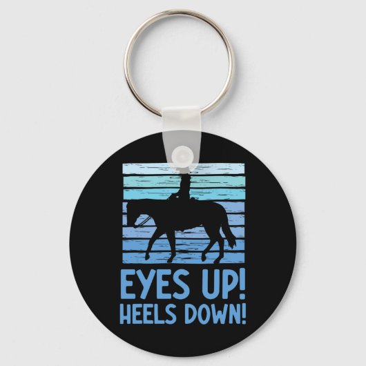 Eyes Up Heel Down – 西ライダー馬術師 キーホルダー (正面)