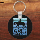 Eyes Up Heel Down – 西ライダー馬術師 キーホルダー (正面)